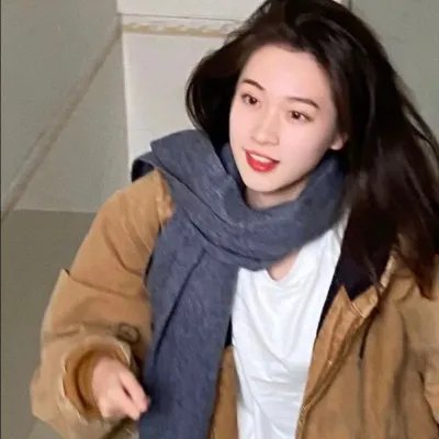 穿着旗袍的女孩